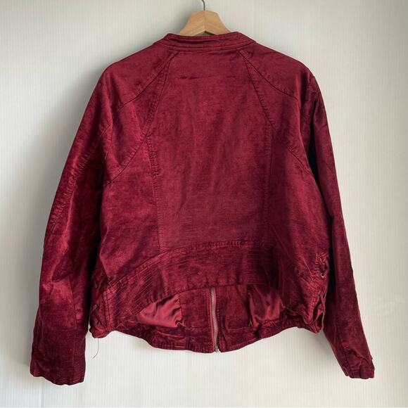 Torrid moto jacket lattice detail on sleeve and sides velvet burgundy size 2 - Picture 9 of 11